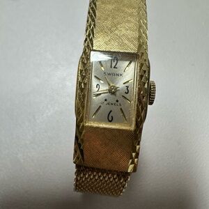 SWANK Vintage Gold-Tone 17 Jewels Watch with Mesh Band